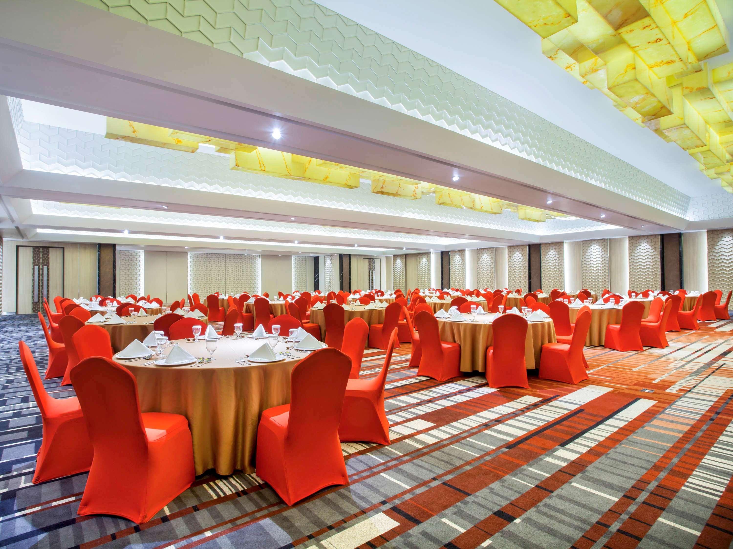Ibis Styles Jakarta Sunter Екстериор снимка