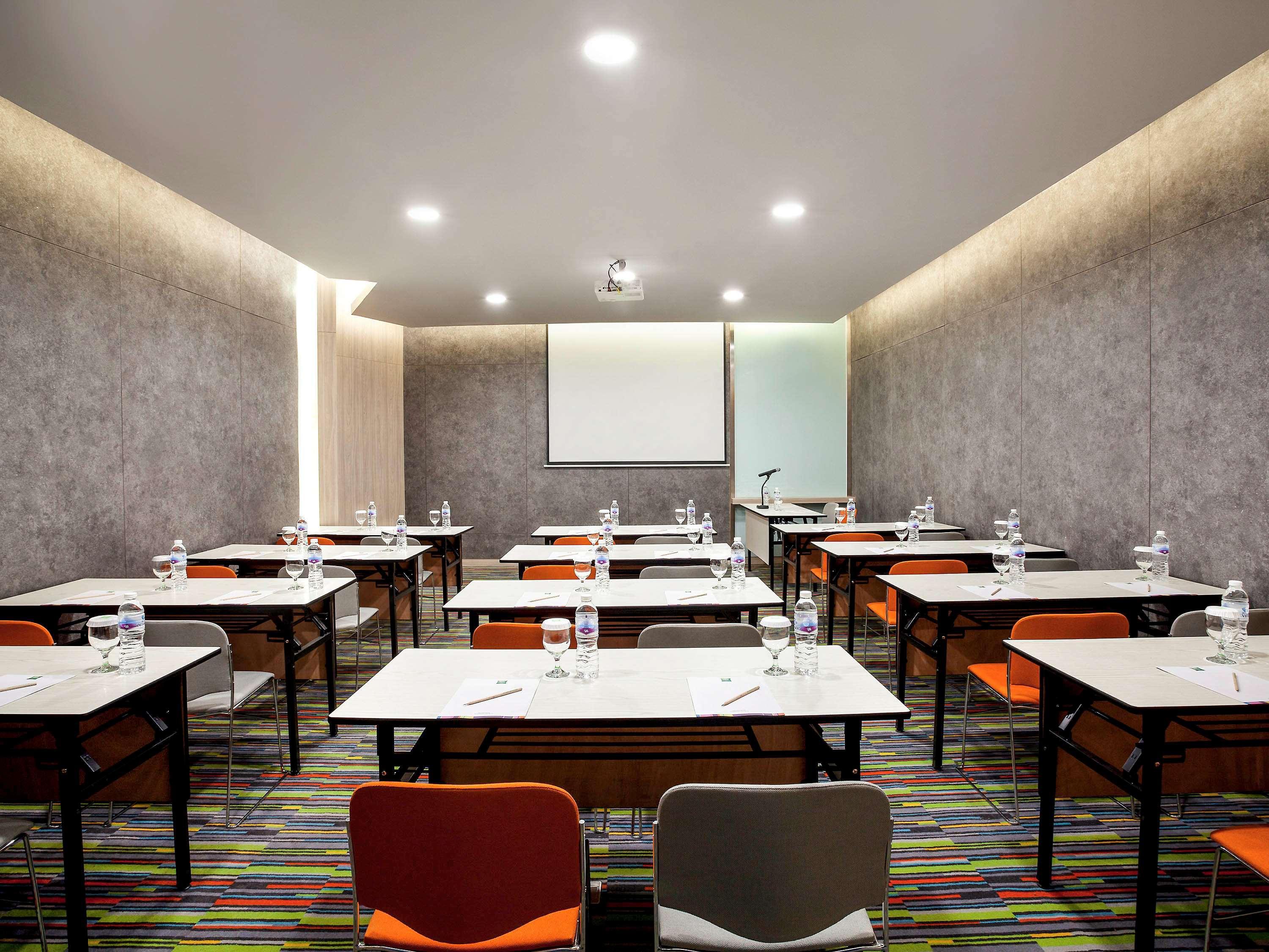 Ibis Styles Jakarta Sunter Екстериор снимка