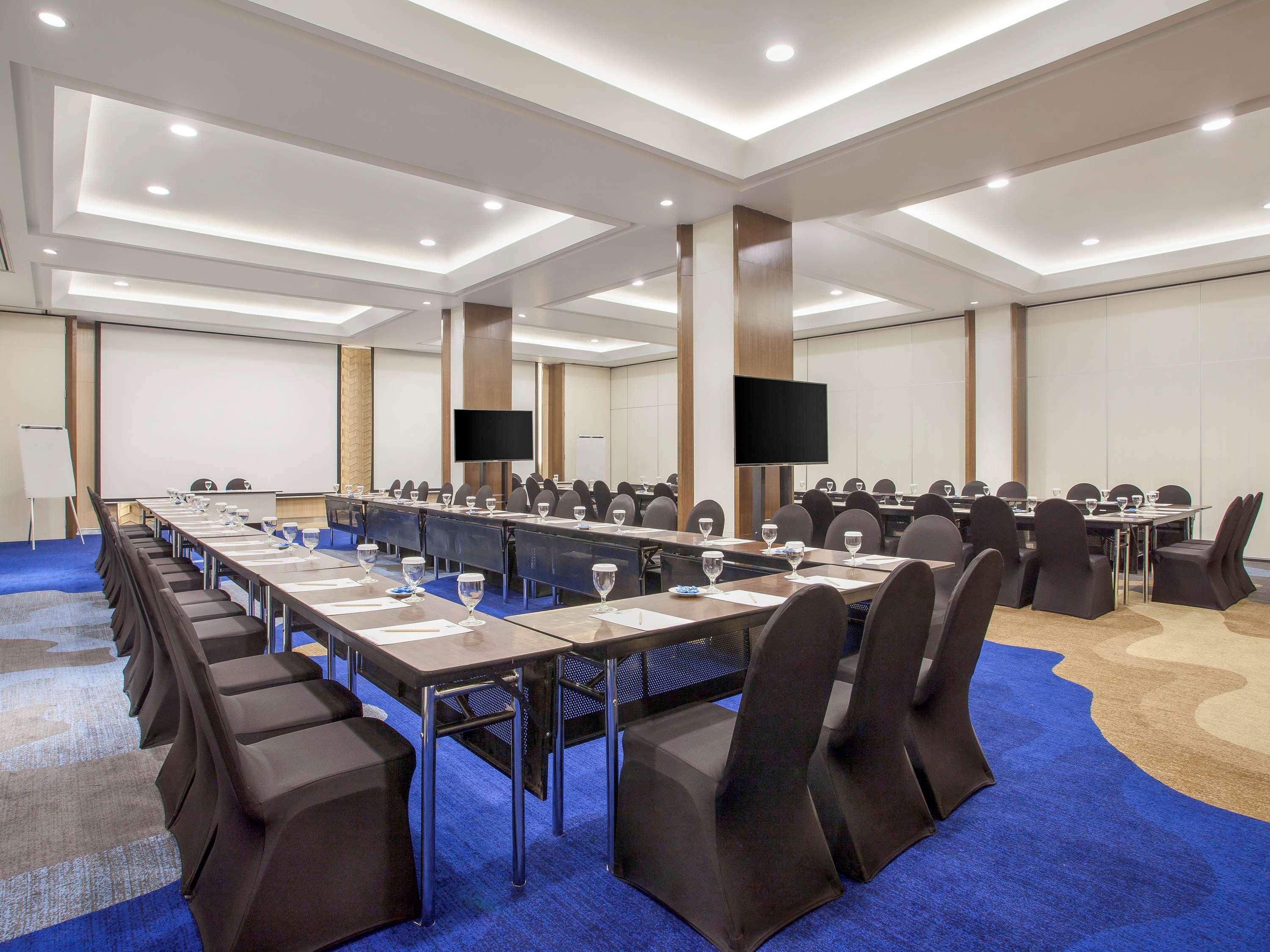 Ibis Styles Jakarta Sunter Екстериор снимка