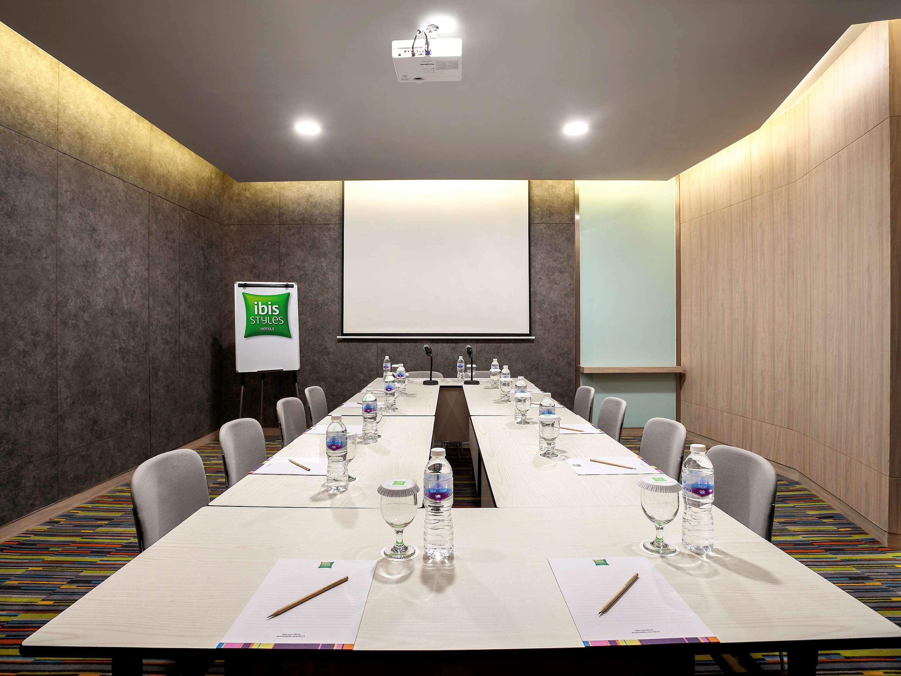 Ibis Styles Jakarta Sunter Екстериор снимка